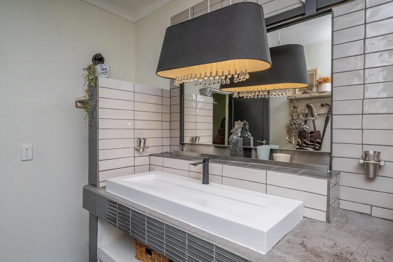 7 Bedroom Property for Sale in Somerset West Western Cape